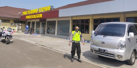 Travel Gelap Angkut Pemudik dari Tangerang Menuju Lampung Ditahan Polisi di Cilegon