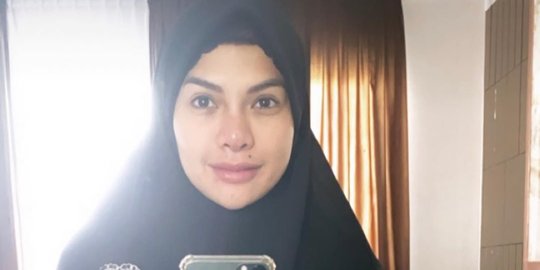 6 Artis Ini Pernah Jadi Santri Pesantren, Nikita Mirzani hingga Dewi Perssik