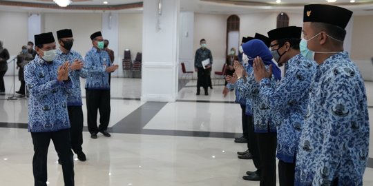 Lantik Pejabat Kemenpora, Menpora Minta Jawab Kritik dengan Kinerja