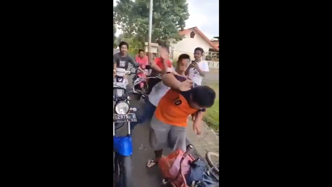 viral bocah penjual jalangkote dibully