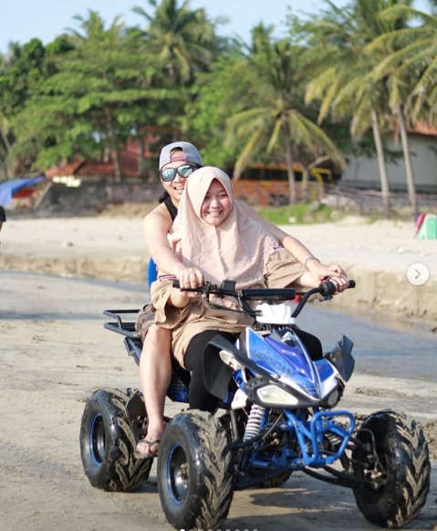 mantan penyanyi cilik religi sulis dan suami
