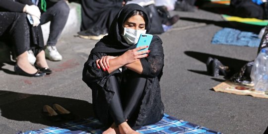 Iran Akan Buka Kembali Masjid, GOR, dan Kampus Setelah Lebaran