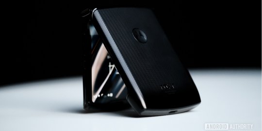 Smartphone Lipat Motorola RAZR Dapatkan Update Android 10