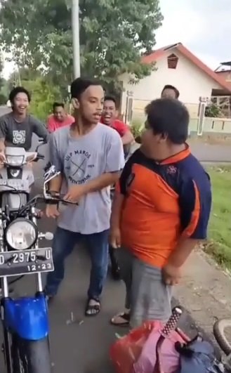 viral penjual gorengan dianiaya dan dibully