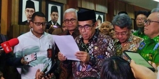 Menag: BIN Prediksi Salat Id di Luar Rumah Akan Terjadi Pelonjakan Covid-19