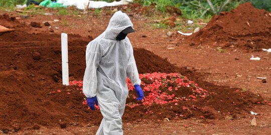 Kisah Penggali Kubur Melawan Takut Terhadap Covid-19