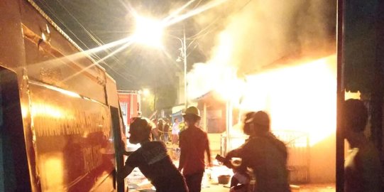 Dini Hari, 6 Rumah dan 1 Ruko Terbakar di Dua Lokasi di Medan