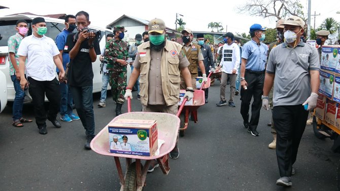 wali kota helmi hasan