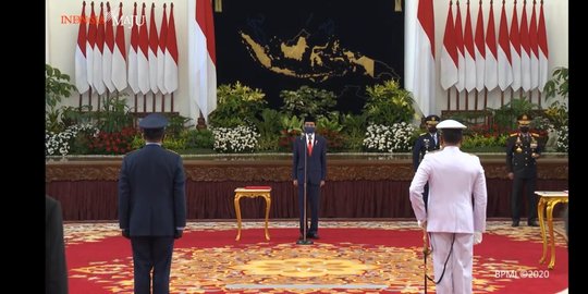 Jokowi Resmi Lantik Kasal dan Kasau Baru di Istana Negara