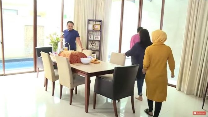 potret rumah beby romeo dan meisya siregar