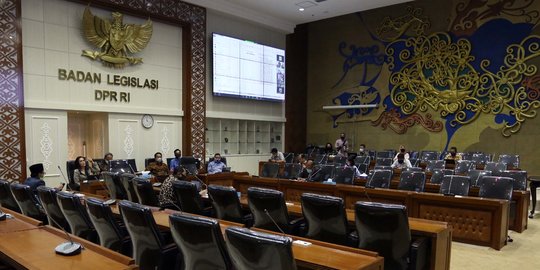 Suasana Rapat RUU Cipta Kerja di Parlemen Senayan