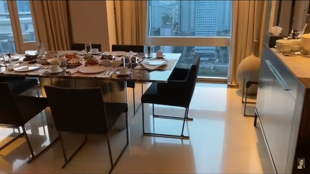 Ada Di Lantai 31 Intip 7 Potret Apartemen Mewah Maia Estianty Dan Irwan Mussry Merdeka Com<script async src=
