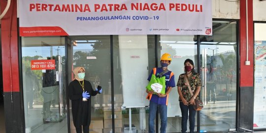 Pertamina Patra Niaga Bagikan Paket Sembako Lebaran Ke 7.153 Awak Mobil Tangki