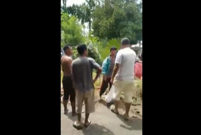 teganya warga aniaya 3 bocah pemulung dituduh maling