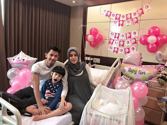 artis yang melahirkan di bulan ramadhan