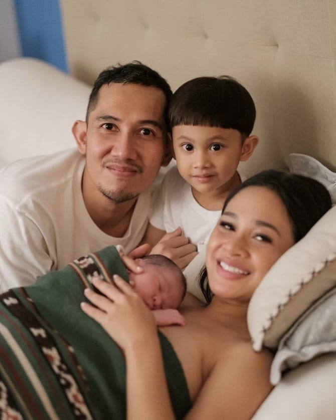 artis yang melahirkan di bulan ramadhan