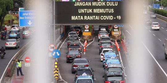 H-4 Lebaran, 4.003 Kendaraan Pemudik Dikeluarkan Dari Tol Jakarta-Cikampek