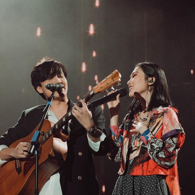 isyana sarasvati dan rayhan maditra at java jazz festival 2020