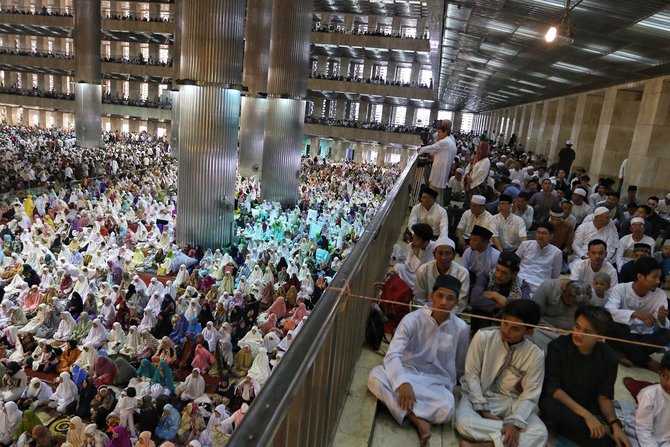 salat idul fitri di masjid istiqlal