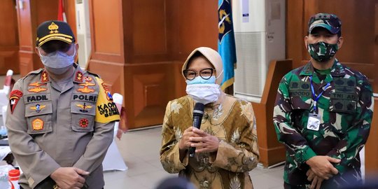 Penjelasan Wali Kota Risma Soal Angka Kasus Covid-19 Melonjak di Surabaya