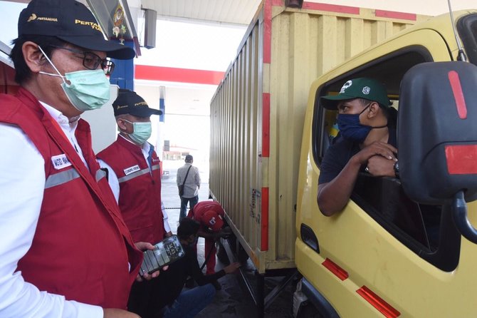 komisaris dan direksi pertamina sapa pelanggan setia