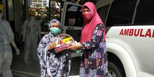 Bahagianya Nenek di Sulbar Sembuh dari Corona dan Bisa  