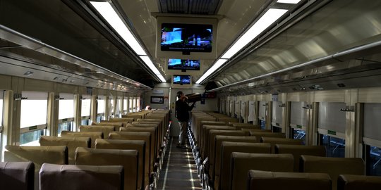 H+1 Lebaran, 38 Penumpang KLB Berangkat dari Stasiun Gambir