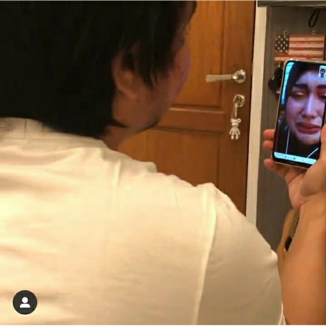 lucinta luna video call dengan kekasih di momen lebaran