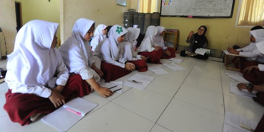 Kemenag Terbitkan Panduan Kurikulum Darurat untuk Madrasah