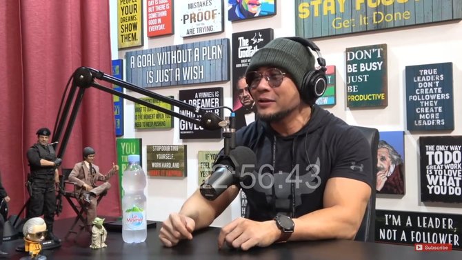 luna maya jadi bintang tamu di channel youtube deddy corbuzier