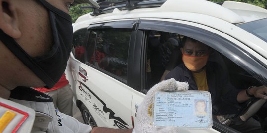 Petugas Gabungan Memperketat Perbatasan Jakarta