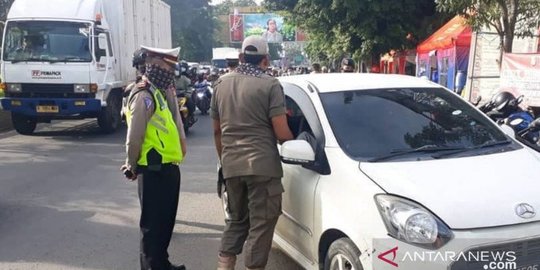 Tak Punya SIKM, Puluhan Pengendara dari Luar Jabodetabek Ditolak Masuk Jakarta