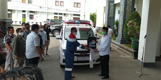 Pertamina Serahkan Bantuan 1 Unit Ambulans untuk Pemkab Tuban Tangani Covid-19