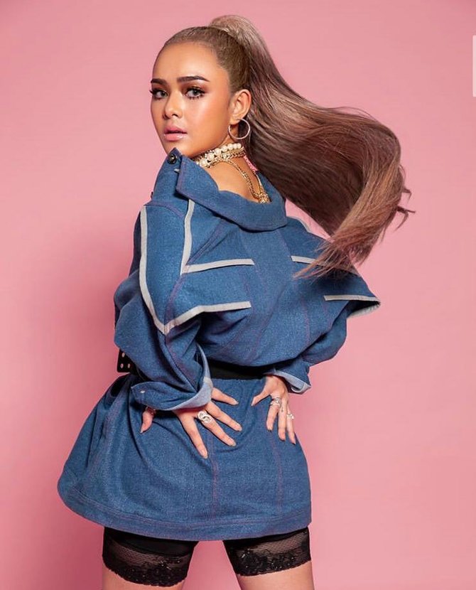 6 gaya pemotretan baru amanda manopo disebut ariana grande indonesia