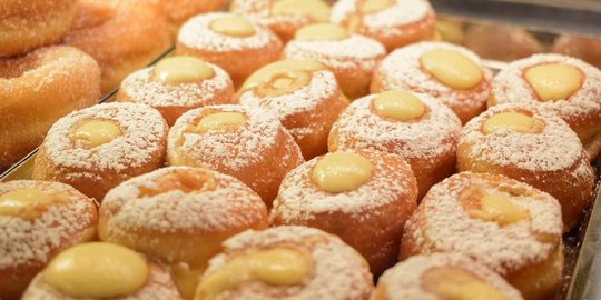 Resep Donat Bomboloni dengan Dalgona Coffee Filling