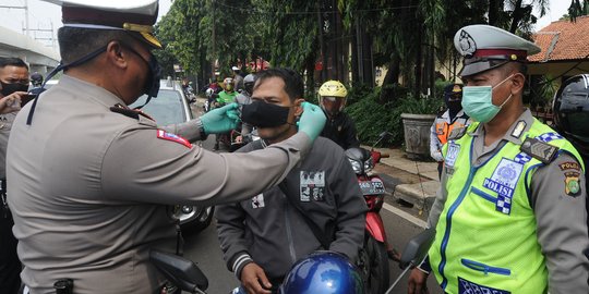 Viral Video Polisi 'Pecut' Warga Tak Bermasker di Pasar, Ini Penjelasan Polda Maluku