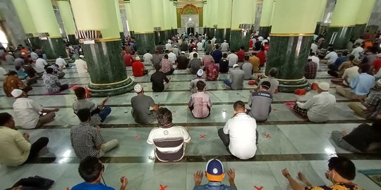 Masjid Kauman Semarang Kembali Gelar Salat Jumat di Tengah Pandemi