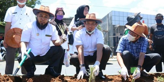 Dukung Ketahanan Pangan, Wali Kota Bengkulu Ajak Warga Sukseskan Gerakan Ayo Menanam