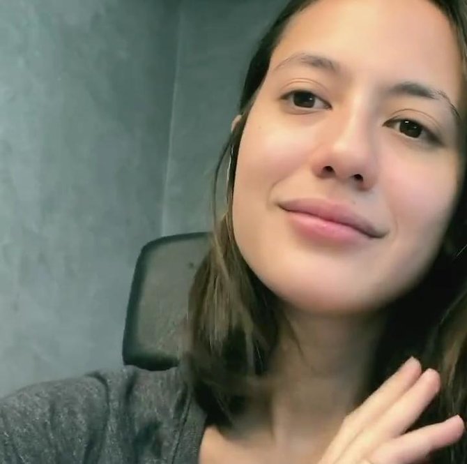 3 Catatan Kecil Pevita Pearce Untuk Dirinya Di 2021 Berharap Selalu Bahagia Semua Halaman Merdeka Com 3 Catatan Kecil Pevita Pearce Untuk Dirinya Di 2021 Berharap Selalu Bahagia Semua Halaman Merdeka Com