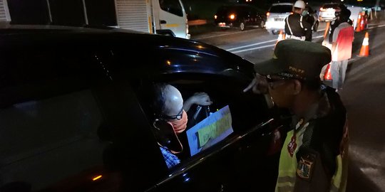 Tak Punya SIKM, 200 Kendaraan Dipaksa Putar Balik Saat Hendak Masuk Depok