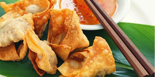 Resep Pangsit Goreng Renyah Isi Ayam Dan Udang Giling Merdeka Com