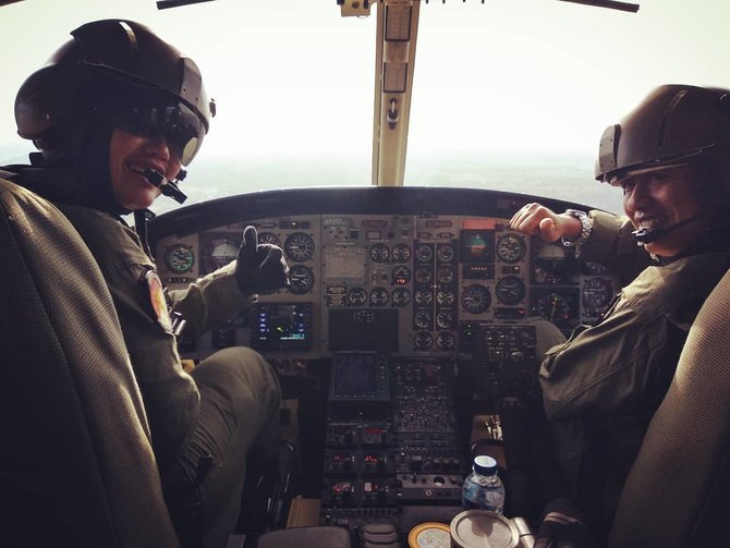 anak tukang jagung bakar jadi pilot wanita tni ad