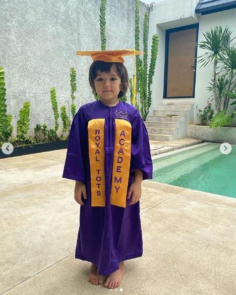 anak artis berwajah tampan