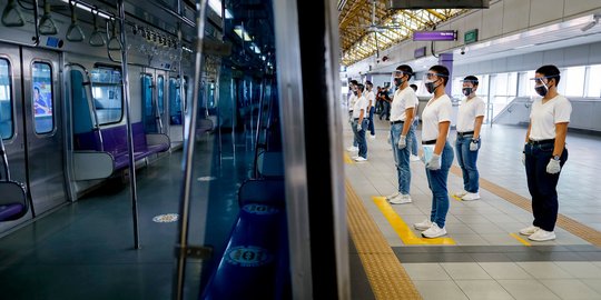 New Normal, Tombol Elevator LRT Ada di Bawah Kaki dan Tap In Gunakan Aplikasi