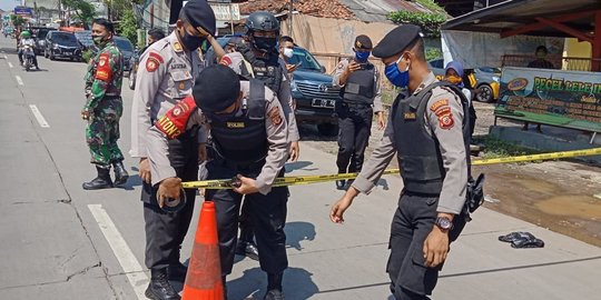 Tas Berisi Rangkaian Kabel di Depan Warung Hebohkan Warga Karawang