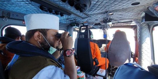 Wali Kota Helmi Hasan Cari 4 Warganya di Tengah Samudera Gunakan Helikopter