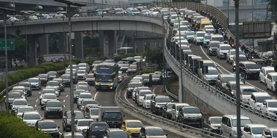 Potret Lalu Lintas Ibu Kota yang Kembali Macet