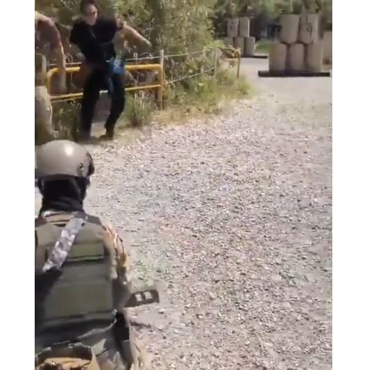 Pasukan Khusus di-Prank Bom, Reaksinya Kocak Abis Sampai Lari Terbirit