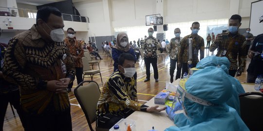 Jelang New Normal, Pimpinan dan Pegawai KPK Jalani Rapid Test