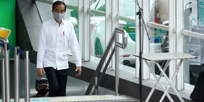 Berkaca dari Pandemi, Jokowi Minta Mendikbud Adaptasi KBM Jarak Jauh Negara Lain